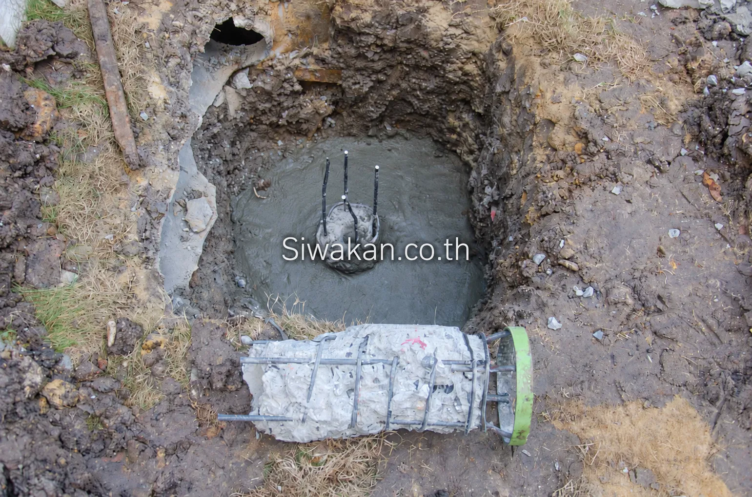การตัดหัวเสาเข็มและเหล็กเดือยก่อนทำฐานราก